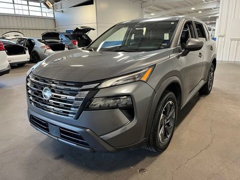 Used 2024 Nissan Rogue SV FWD image 7
