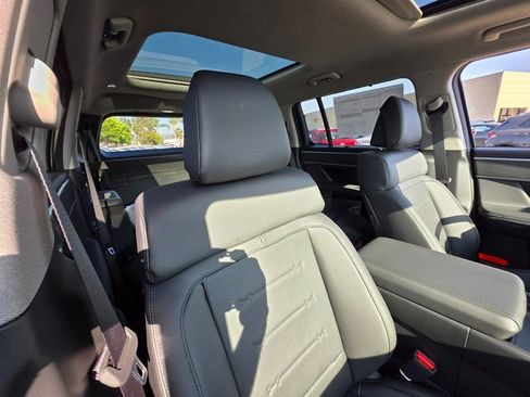 New 2025 Hyundai Santa Fe Limited image 11