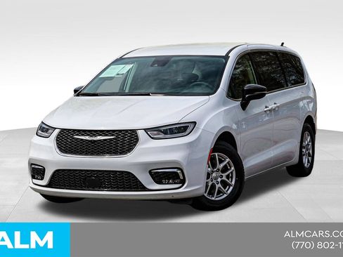Used 2024 Chrysler Pacifica Touring-L FWD image 1