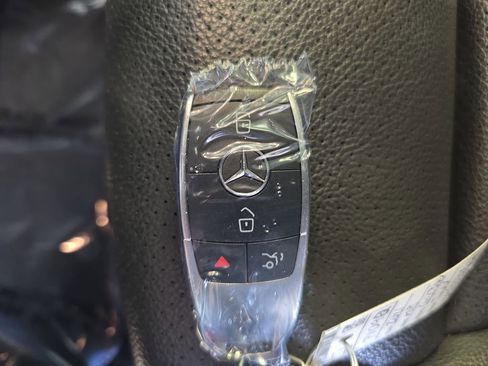 Certified 2021 Mercedes-Benz GLC 300 4MATIC image 38