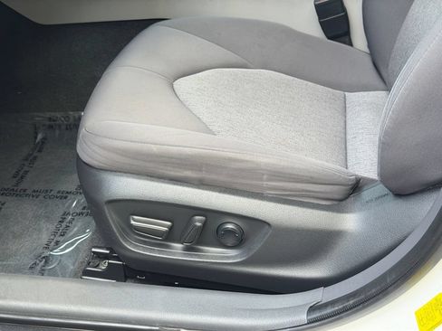 Used 2022 Toyota Camry LE FWD image 18