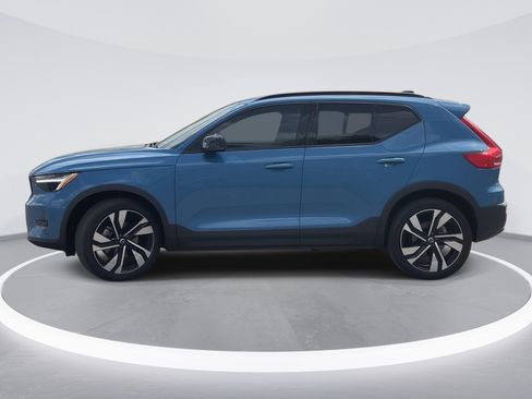 Used 2023 Volvo XC40 B5 Ultimate w/ Protection Package Premier AWD/4WD image 4