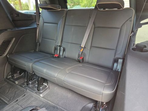 Used 2022 Chevrolet Tahoe Premier RWD image 6