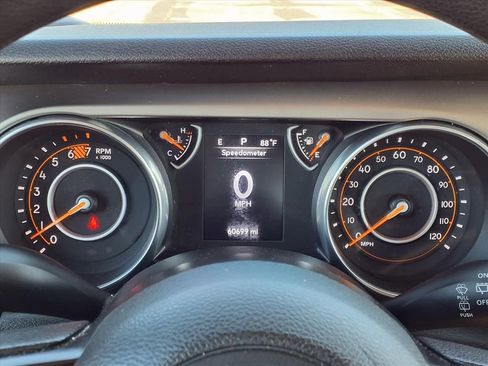 Used 2018 Jeep Wrangler Unlimited Sport image 12