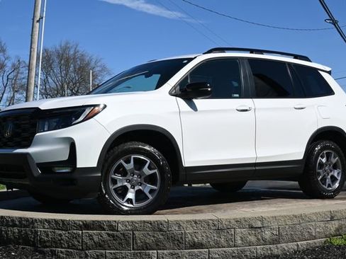 Used 2023 Honda Passport TrailSport image 1
