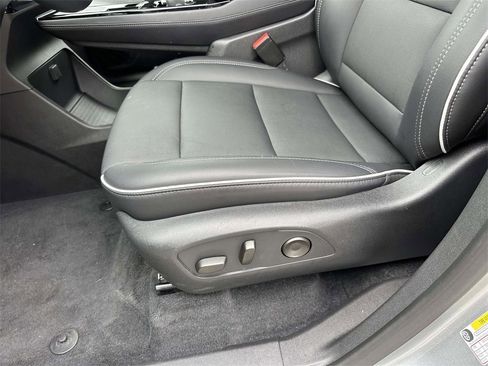 Certified 2025 Buick Enclave Preferred image 18