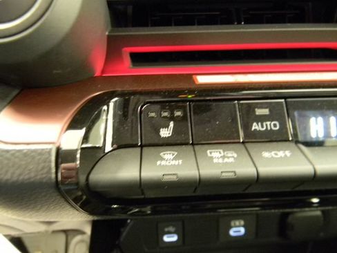 New 2026 Toyota Prius Plug-In Hybrid FWD image 12