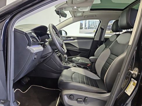 Certified 2023 Volkswagen Taos SEL AWD/4WD image 10