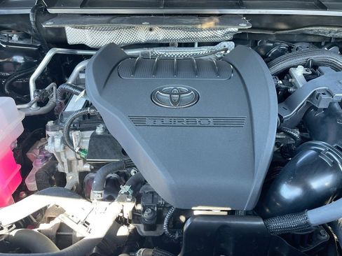 Used 2023 Toyota Highlander XLE AWD/4WD image 17