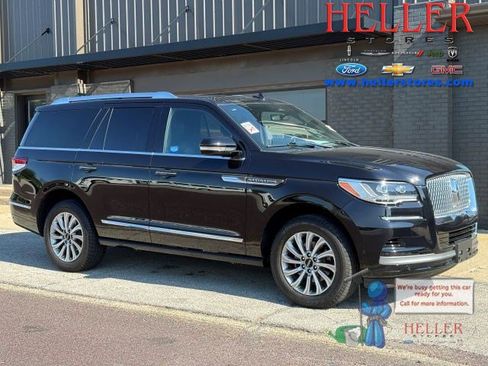 Used 2023 Lincoln Navigator 2WD image 1