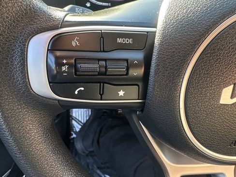 Used 2024 Kia Sportage LX image 15