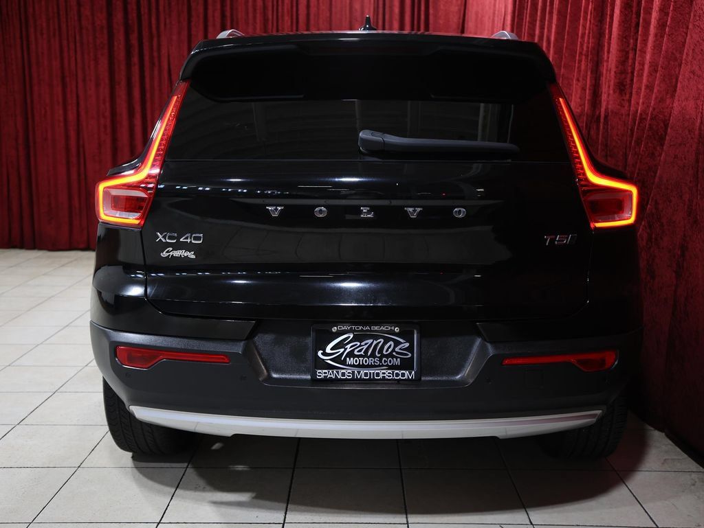 Used 2019 Volvo XC40 T5 Momentum AWD/4WD image 9