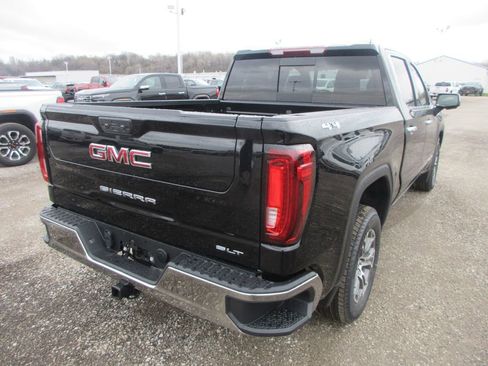 New 2026 GMC Sierra 1500 SLT image 5