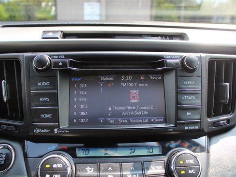Used 2018 Toyota RAV4 XLE w/ Plus Extra Value Package AWD/4WD image 9