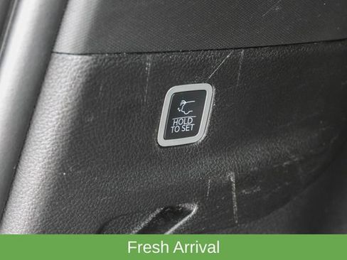 Used 2024 Jeep Wagoneer L Series II w/ Flexible Seating Group AWD/4WD image 9