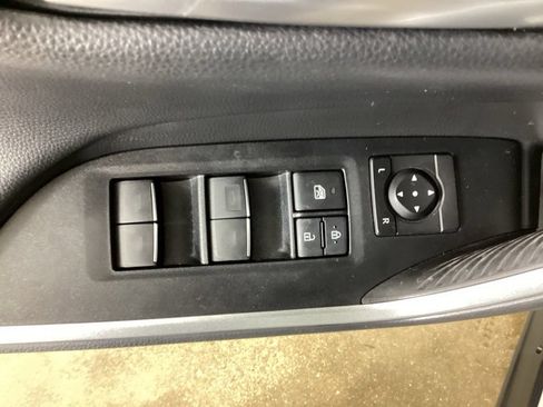 Used 2023 Toyota RAV4 XSE AWD/4WD image 17