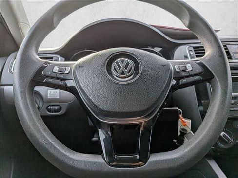 Used 2015 Volkswagen Jetta TDI S image 16