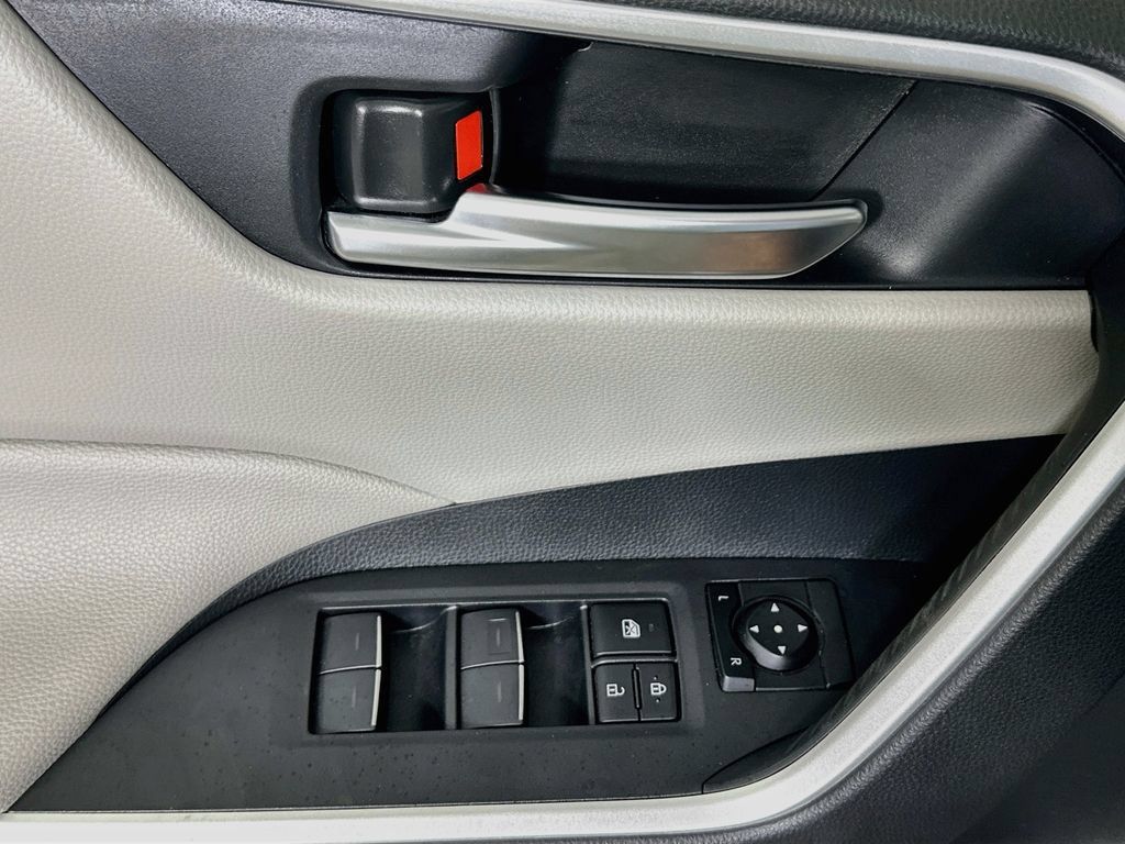 Used 2023 Toyota RAV4 XLE Premium FWD image 20