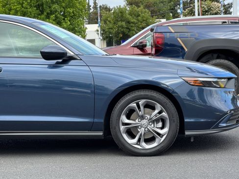 Used 2023 Honda Accord EX image 34