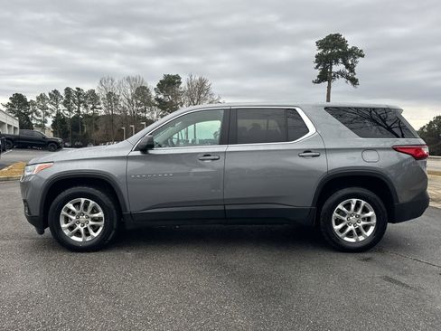 Used 2021 Chevrolet Traverse LS image 7