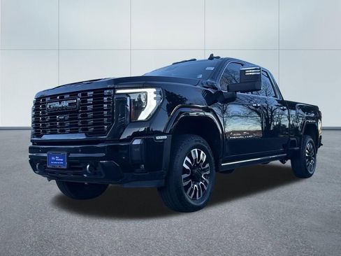 Used 2024 GMC Sierra 2500 Denali Ultimate image 3