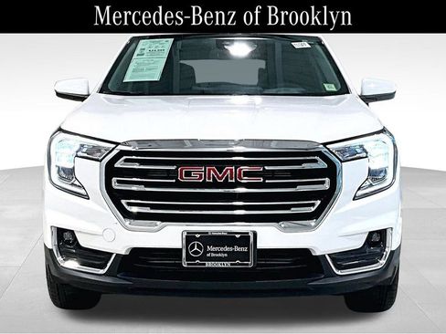 Used 2023 GMC Terrain SLT AWD/4WD image 3