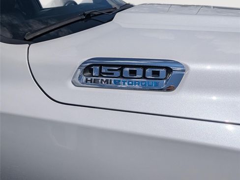 Used 2023 RAM 1500 Laramie AWD/4WD image 10