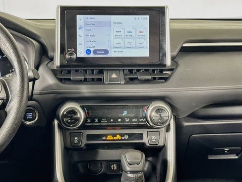 Used 2025 Toyota RAV4 XLE FWD image 13