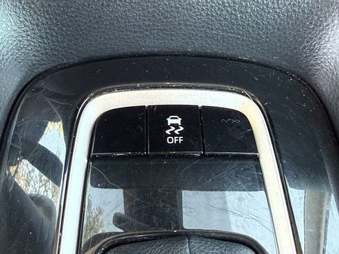 Used 2024 Toyota Corolla LE FWD image 21