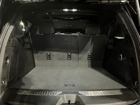 Used 2025 Chevrolet Suburban Premier AWD/4WD image 8