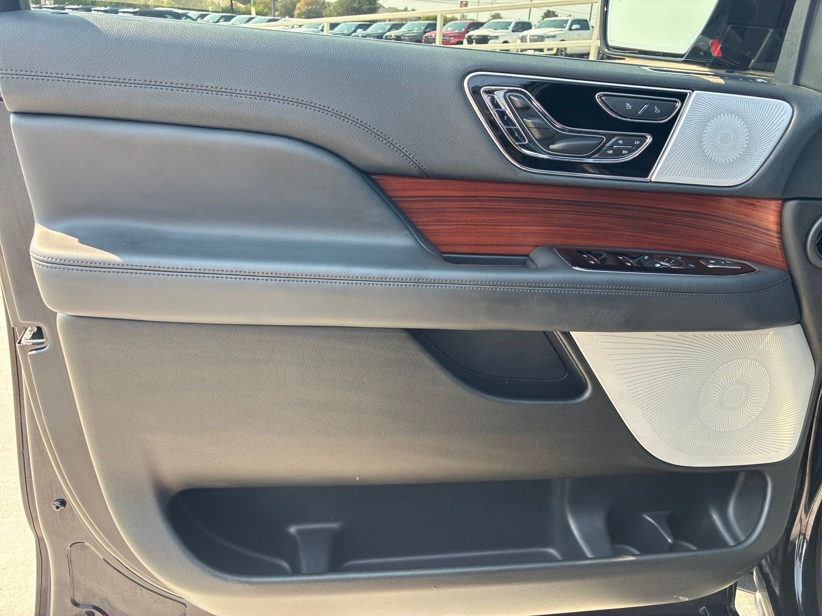 Used 2024 Lincoln Navigator Reserve AWD/4WD image 17