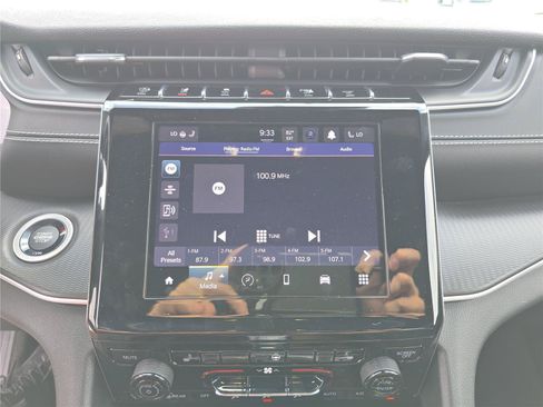 Used 2023 Jeep Grand Cherokee Altitude AWD/4WD image 26