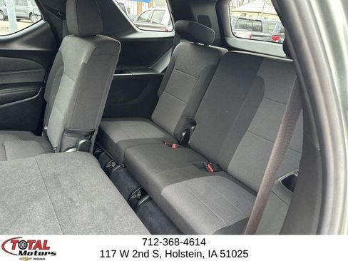 Used 2023 Chevrolet Traverse LT image 21