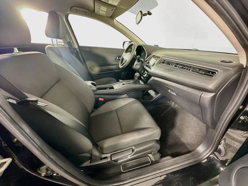 Used 2019 Honda HR-V LX image 28
