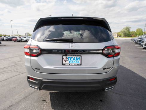 Certified 2025 Honda Pilot Sport image 5