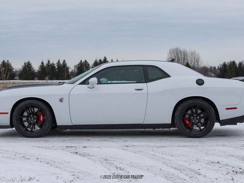 Used 2023 Dodge Challenger SRT Hellcat RWD image 3