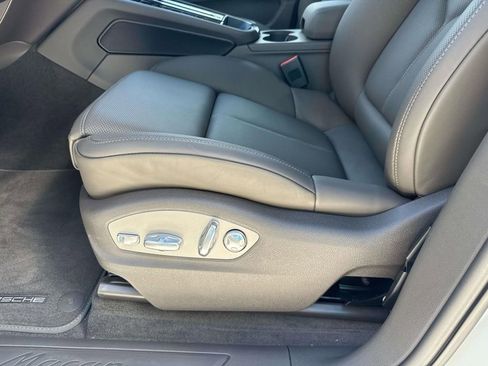 New 2026 Porsche Macan AWD/4WD image 21