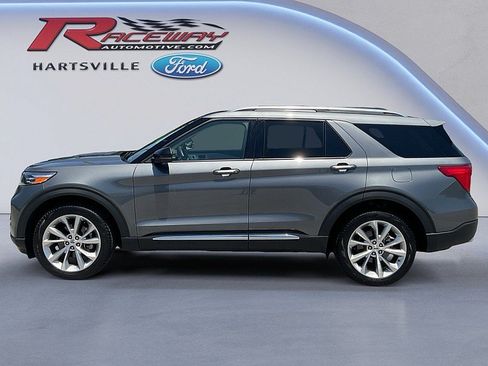 Used 2022 Ford Explorer Platinum w/ Equipment Group 601A AWD/4WD image 2