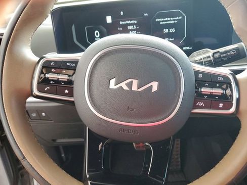 Certified 2025 Kia Sorento SX Prestige w/ Olive Brown Leather Package image 23