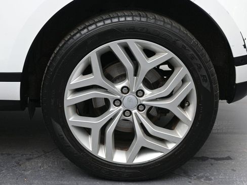 Used 2021 Land Rover Range Rover Evoque SE image 11