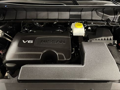 Used 2022 Nissan Pathfinder SV image 9