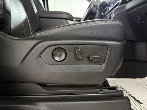 Used 2022 Chevrolet Silverado 1500 High Country w/ High Country Premium Package image 37