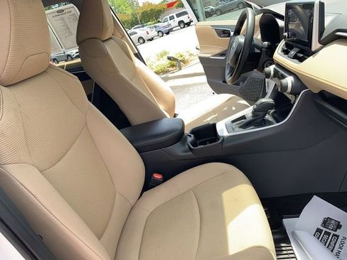 Certified 2025 Toyota RAV4 LE FWD image 14