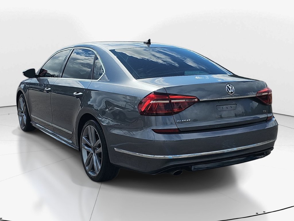 Used 2017 Volkswagen Passat 1.8T R-Line FWD image 8