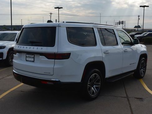 Used 2024 Jeep Wagoneer Series II w/ Flexible Seating Group AWD/4WD image 5