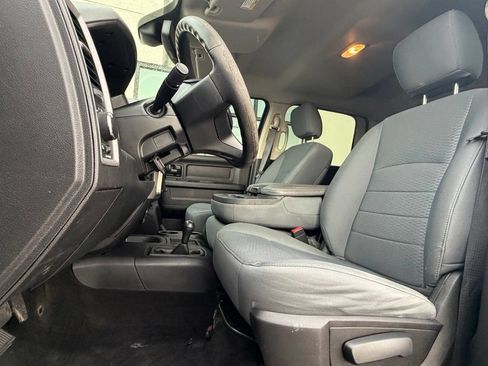 Used 2017 RAM 2500 Tradesman w/ Chrome Appearance Group AWD/4WD image 6