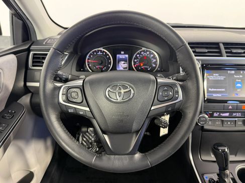 Used 2017 Toyota Camry XSE w/ Moonroof Package FWD image 15