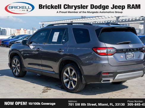 Used 2025 Honda Pilot Touring image 7