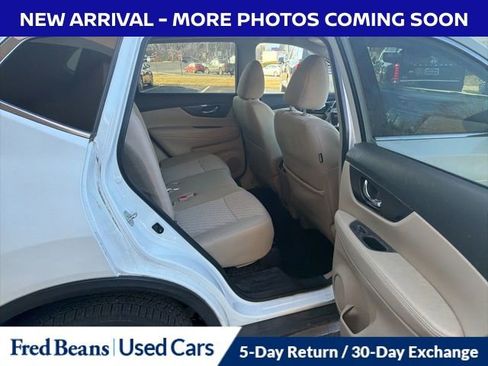 Used 2019 Nissan Rogue SV w/ Premium Package image 11