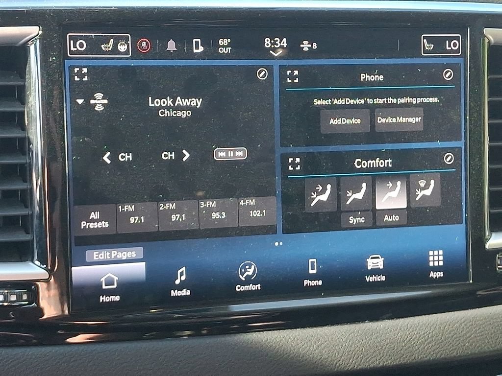 Used 2024 Chrysler Pacifica Touring-L FWD image 17